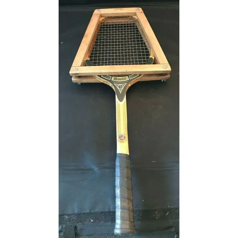 Davis Professional Tennis Racket - Picture 1 of 2